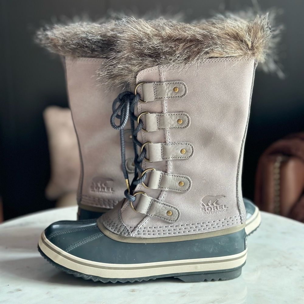 NWT SOREL WOMEN'S JOAN OF ARCTIC™ BOOT